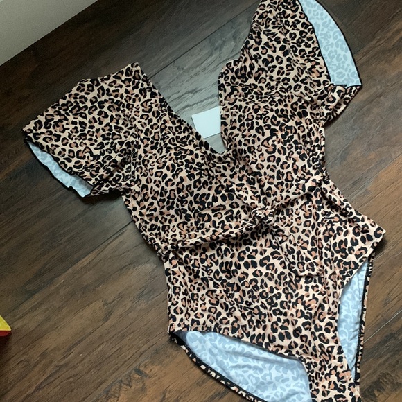 One piece bathing suit - Picture 4 of 5